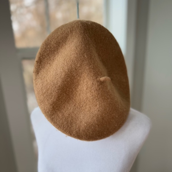 Vintage Tan Beret - Picture 2 of 8